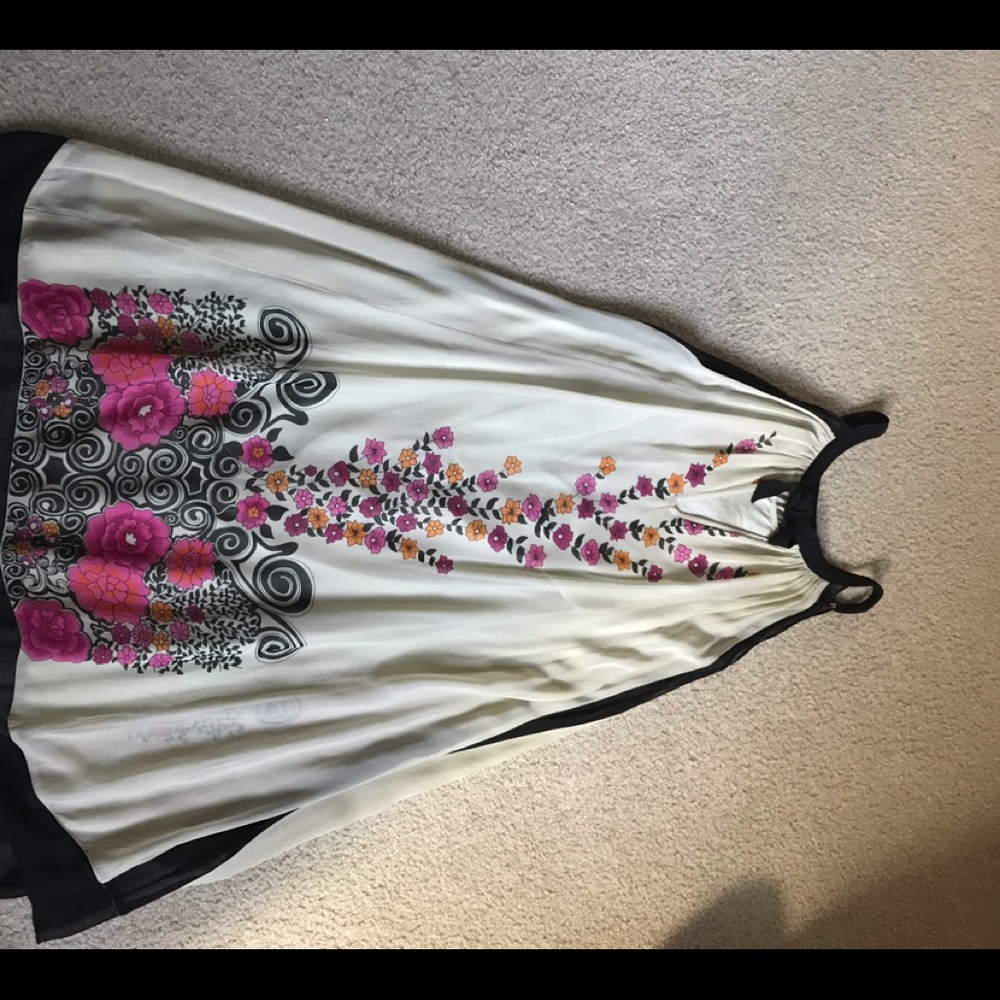 Dress - Picture 2 of 2
